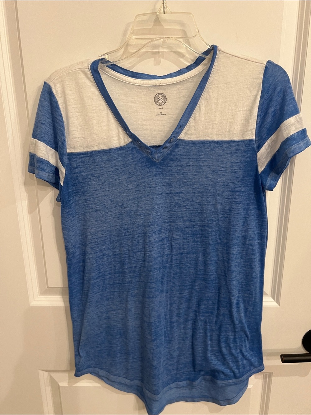 SO Blue and White Lightweight Super Soft Short-Sleeve V-Neck Tee